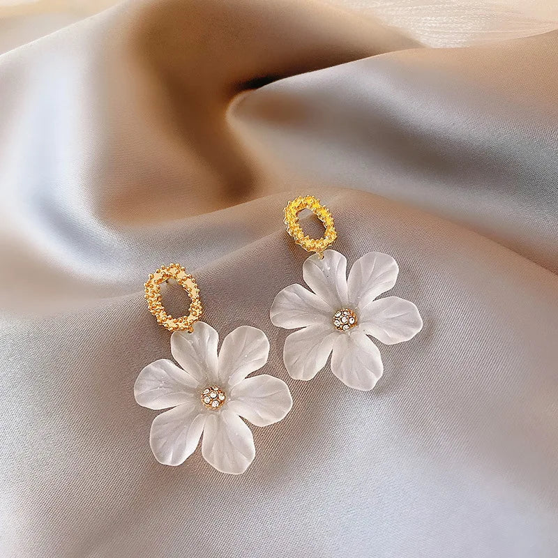 Cercei Florali Albi – Cercei Lungi cu Flori, Fashion Korean